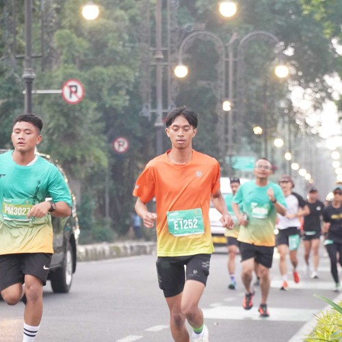 Race photo from BAUR RUN 2025