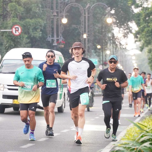 Race photo from BAUR RUN 2025