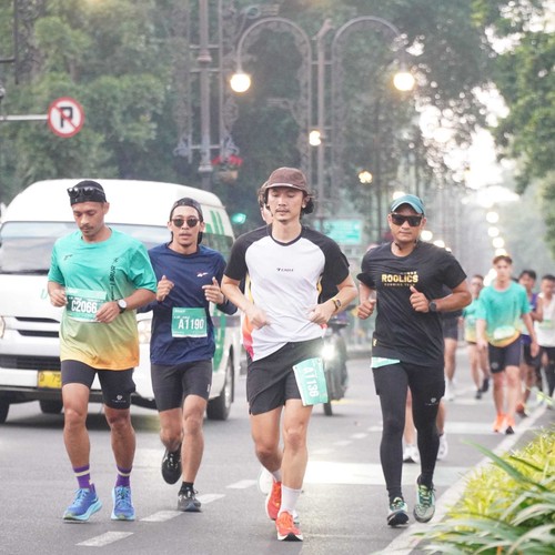 Race photo from BAUR RUN 2025