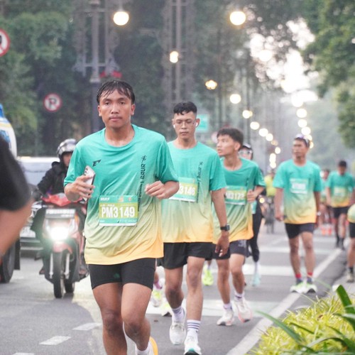 Race photo from BAUR RUN 2025