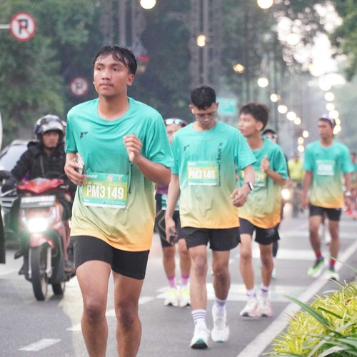 Race photo from BAUR RUN 2025