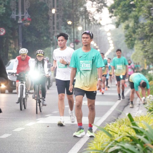 Race photo from BAUR RUN 2025