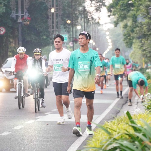 Race photo from BAUR RUN 2025