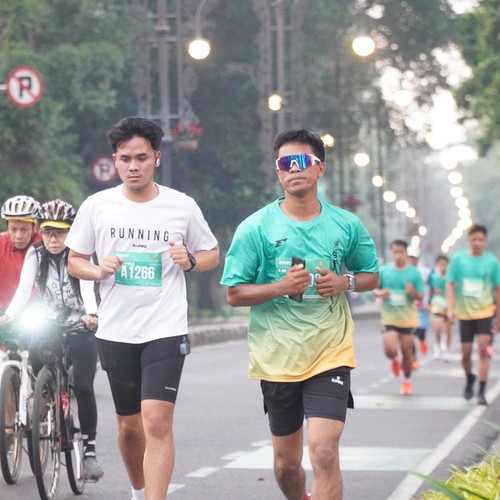 Race photo from BAUR RUN 2025