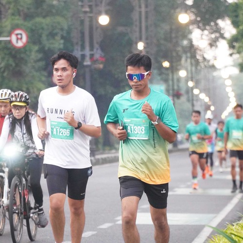 Race photo from BAUR RUN 2025