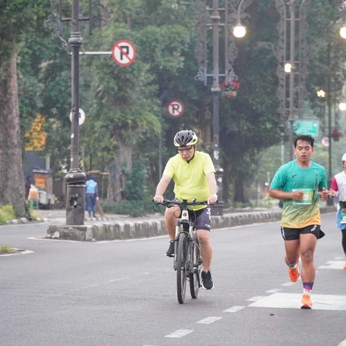 Race photo from BAUR RUN 2025