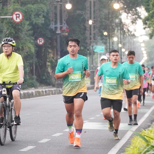 Race photo from BAUR RUN 2025