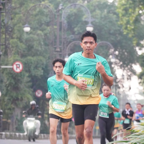 Race photo from BAUR RUN 2025