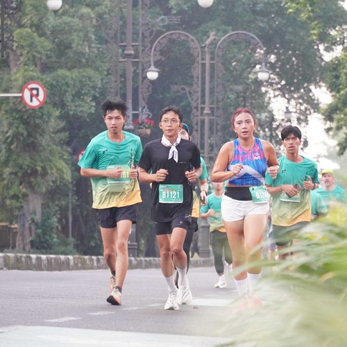 Race photo from BAUR RUN 2025