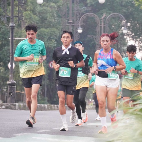 Race photo from BAUR RUN 2025