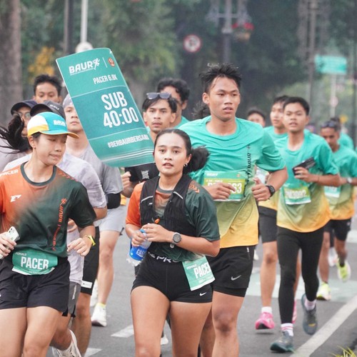 Race photo from BAUR RUN 2025