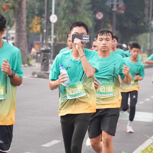 Race photo from BAUR RUN 2025