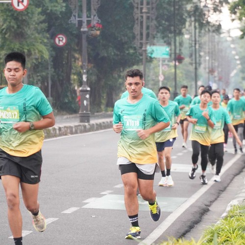 Race photo from BAUR RUN 2025