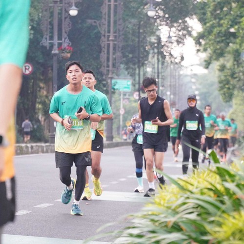 Race photo from BAUR RUN 2025