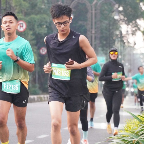 Race photo from BAUR RUN 2025