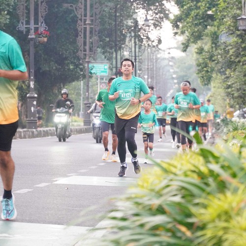 Race photo from BAUR RUN 2025