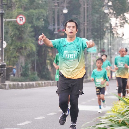 Race photo from BAUR RUN 2025
