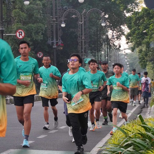 Race photo from BAUR RUN 2025