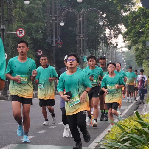Race photo from BAUR RUN 2025
