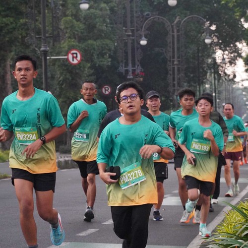 Race photo from BAUR RUN 2025