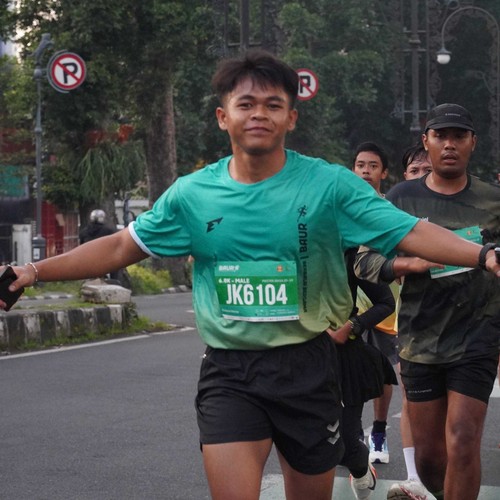 Race photo from BAUR RUN 2025