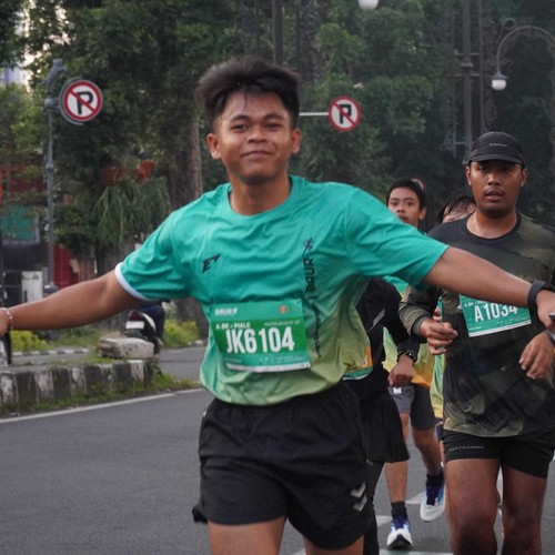 Race photo from BAUR RUN 2025