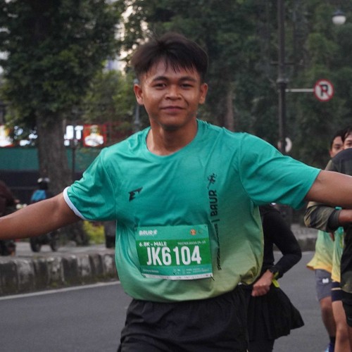 Race photo from BAUR RUN 2025