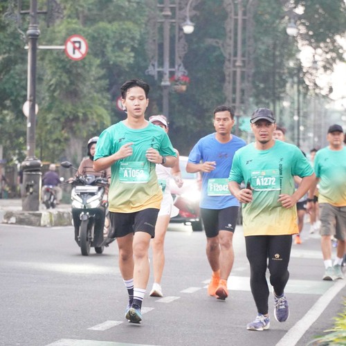Race photo from BAUR RUN 2025
