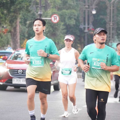 Race photo from BAUR RUN 2025