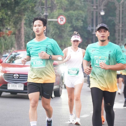 Race photo from BAUR RUN 2025