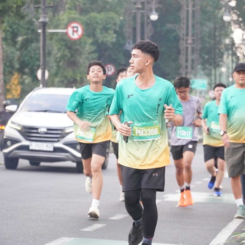 Race photo from BAUR RUN 2025