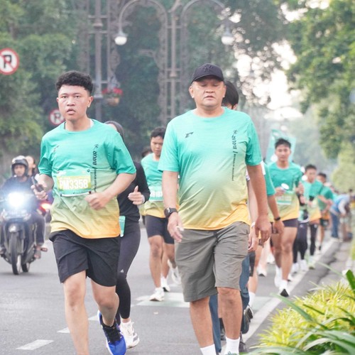 Race photo from BAUR RUN 2025
