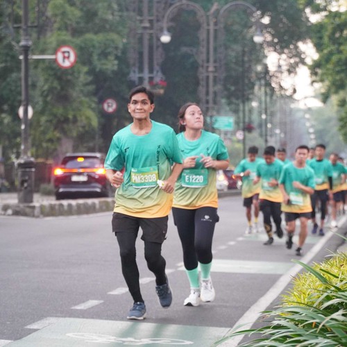Race photo from BAUR RUN 2025