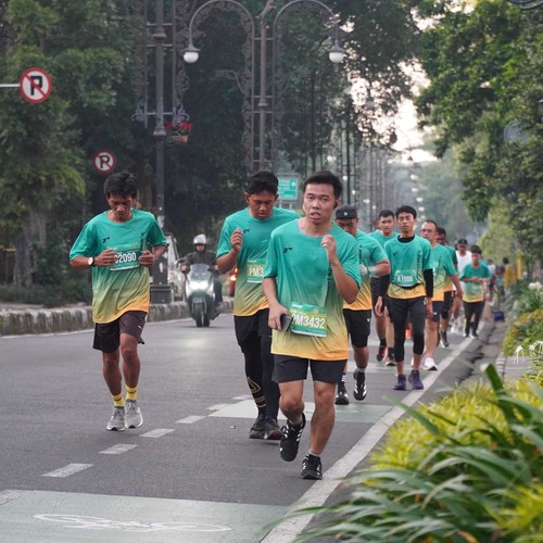 Race photo from BAUR RUN 2025