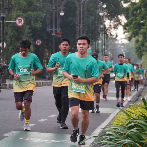 Race photo from BAUR RUN 2025