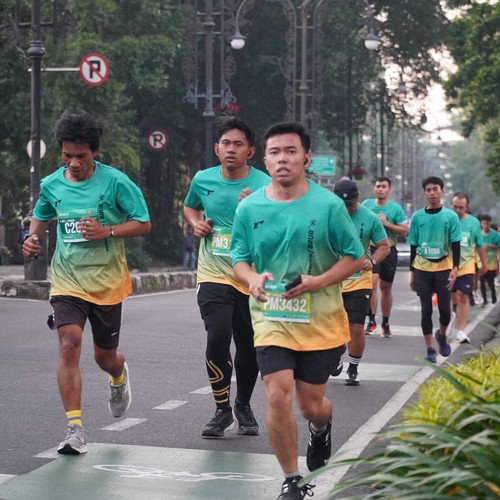 Race photo from BAUR RUN 2025