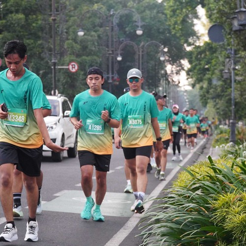 Race photo from BAUR RUN 2025