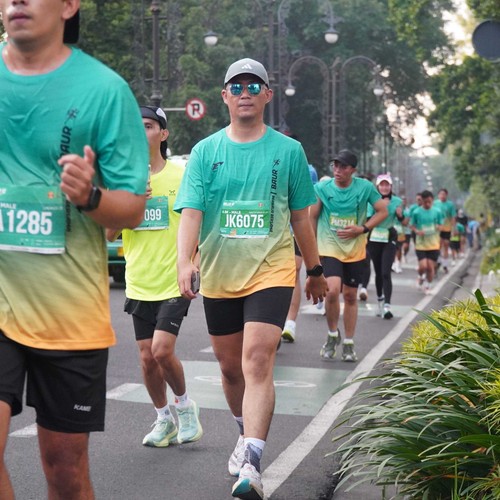 Race photo from BAUR RUN 2025