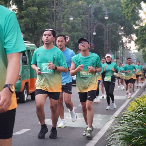 Race photo from BAUR RUN 2025