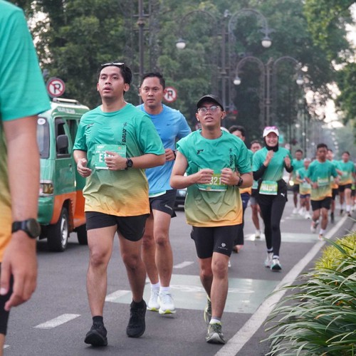Race photo from BAUR RUN 2025
