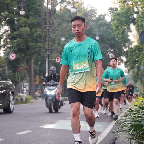 Race photo from BAUR RUN 2025