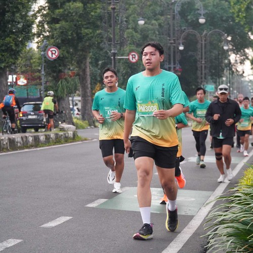 Race photo from BAUR RUN 2025