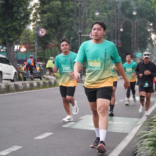 Race photo from BAUR RUN 2025