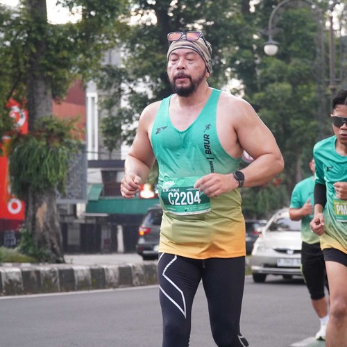 Race photo from BAUR RUN 2025