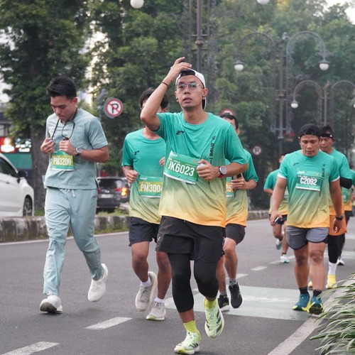 Race photo from BAUR RUN 2025