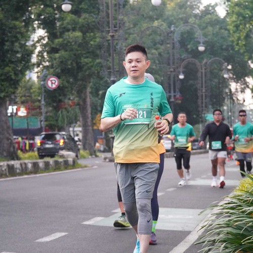 Race photo from BAUR RUN 2025