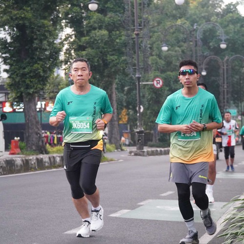 Race photo from BAUR RUN 2025