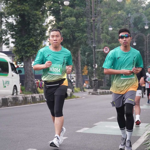 Race photo from BAUR RUN 2025