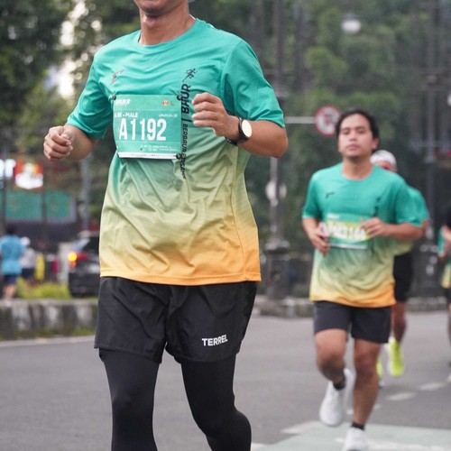 Race photo from BAUR RUN 2025