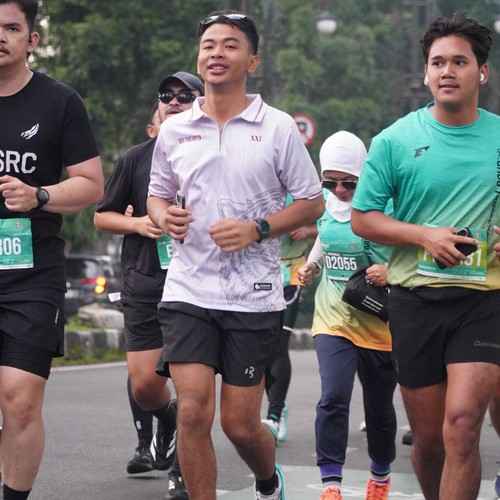 Race photo from BAUR RUN 2025